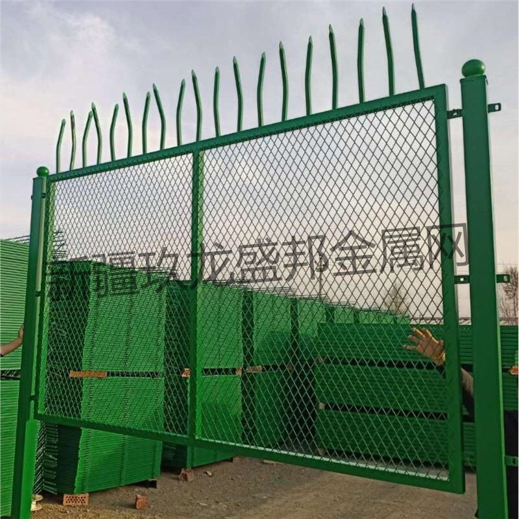 阿勒泰地浸塑护栏网